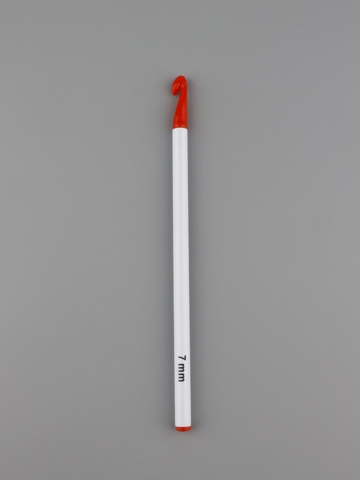 Крючок для вязания пластик 16см d7,0мм АУ 2610004